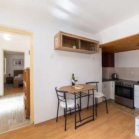 Fiore Apartman *