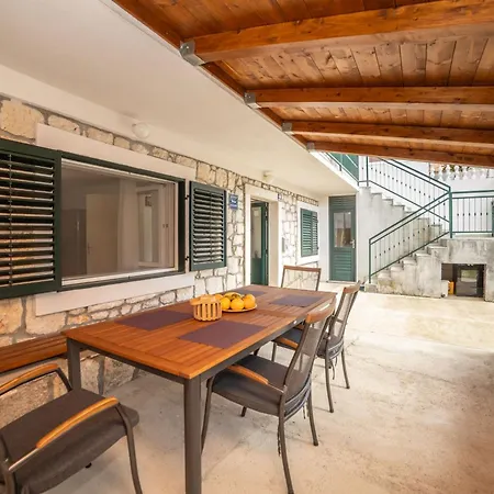 Fiore Apartman *